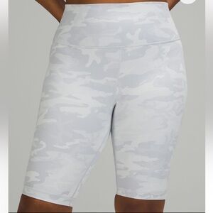 Lululemon Wunder Under High-Rise
Short 10" size 6